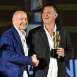 FRanco Mariotti Vice Presidente SNGCI premia Stefano Borbidelli Miglior Attrezzista per il film IL PRIMO NATALE