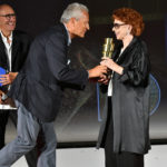 il presidente dellAnica Francesco Rutelli premia alla carriera lattrice Giovanna Ralli